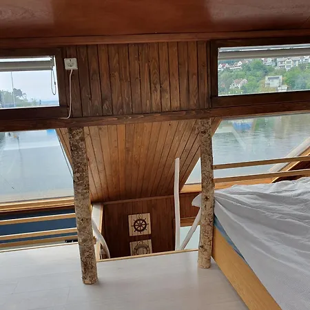 Bateau-hôtel The Pearl